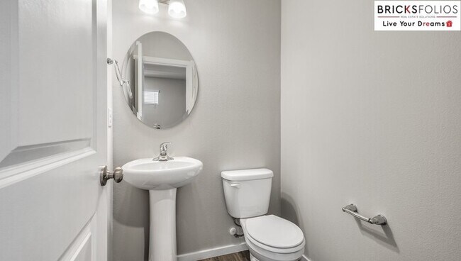 Building Photo - Spacious Home in Rainier Ridge, Puyallup