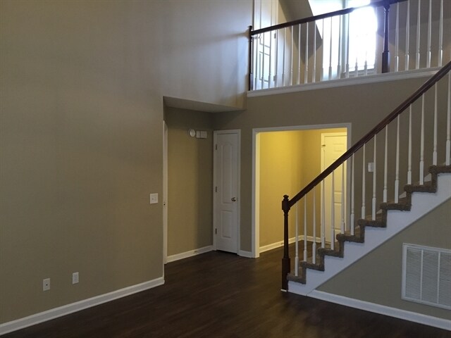 Building Photo - 323 Braxton Drive