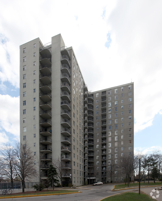 Primary Photo - Eglinton Park Place