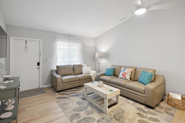 Building Photo - 6271 Chasewood Dr
