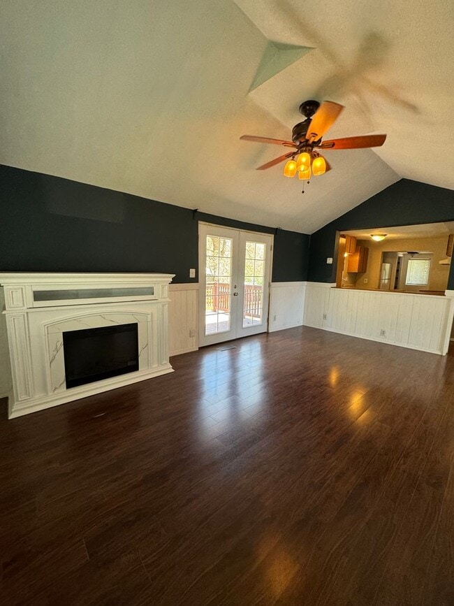 Building Photo - Hard to find studio with all utilities included and fenced yard!
