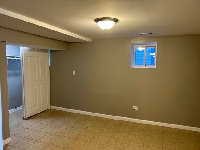 Building Photo - 1642 N Lamon Ave
