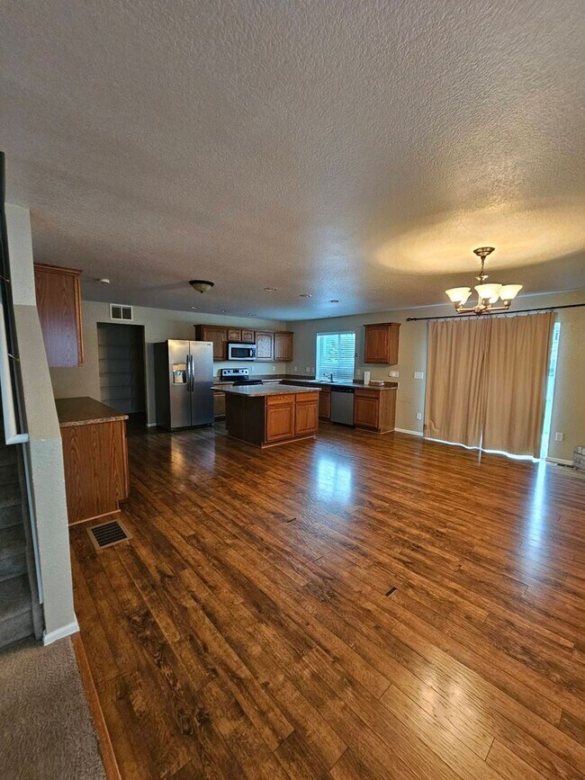 Photo - $2,300 - 3BR/2.5BA Dog-Friendly House in F...