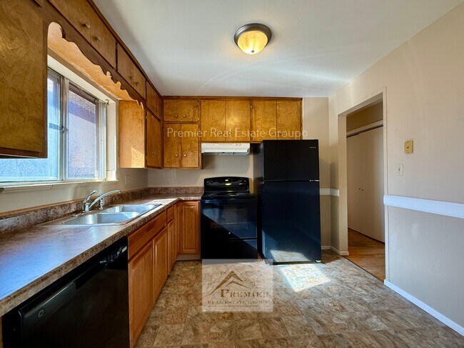 Foto del edificio - 310 Fairfax St