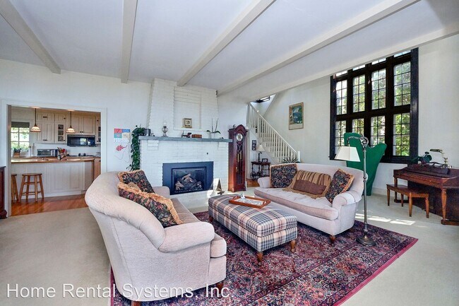 Foto del edificio - 3 br, 3 bath House - 425 Lakeview Avenue