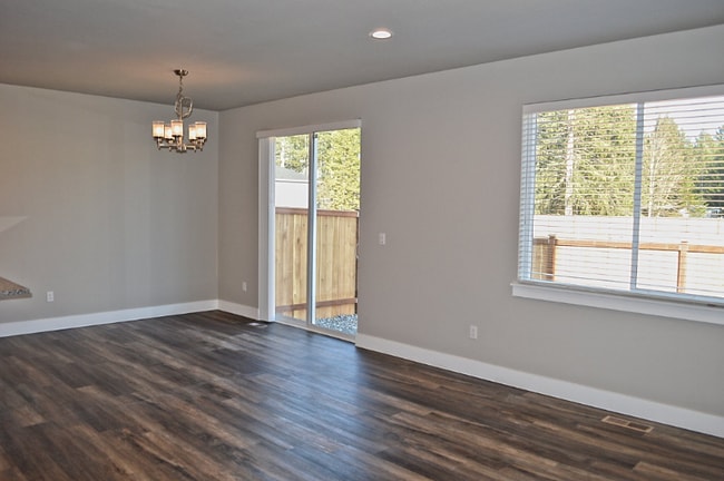 Foto del edificio - 6918 Delaney Ln NE