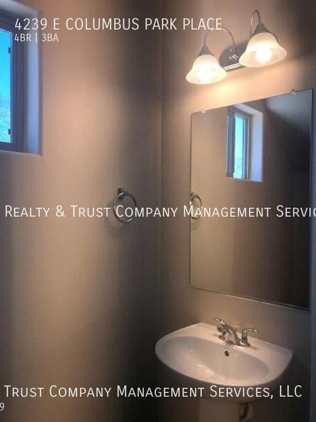 Foto del edificio - 4239 E Columbus Park Pl