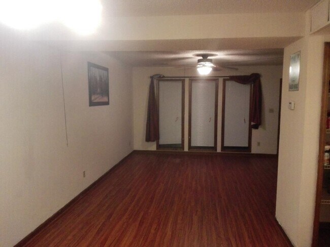 Foto del edificio - 5115 S Mont St