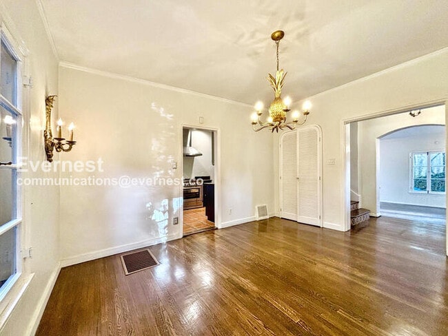 Foto del edificio - 132 N Crescent Heights Blvd