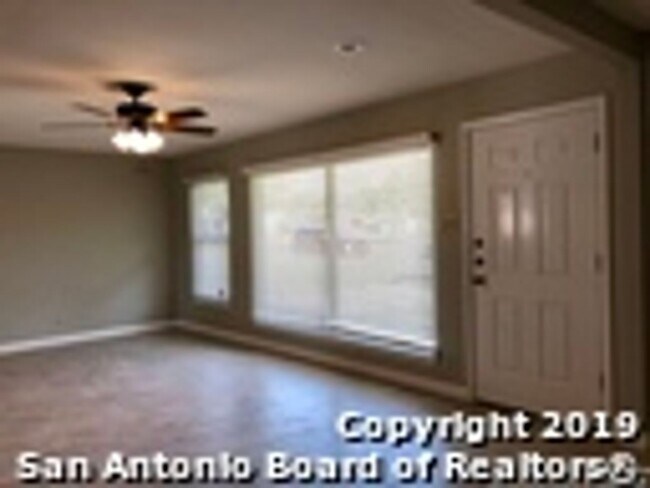 Foto del edificio - 3 bedroom 2 bath Greenhill Village