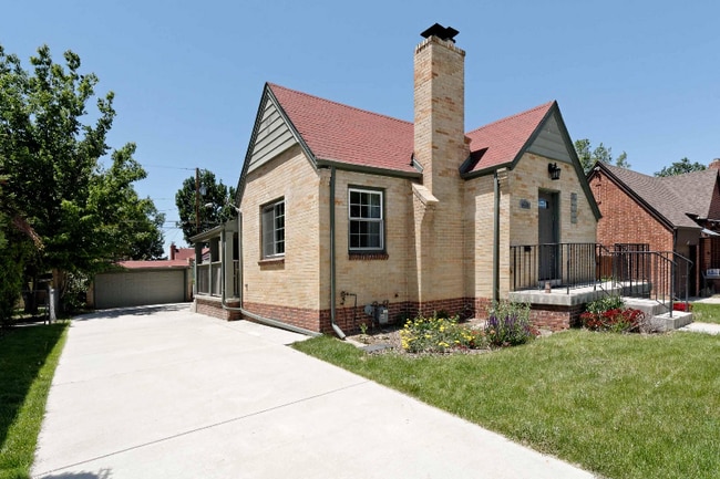 Building Photo - 2521 Krameria St