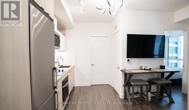 Building Photo - 135 Lower Sherbourne St