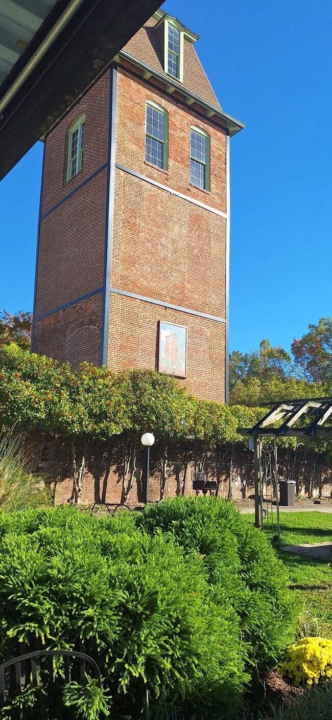 Foto del edificio - 807 W Trinity Ave