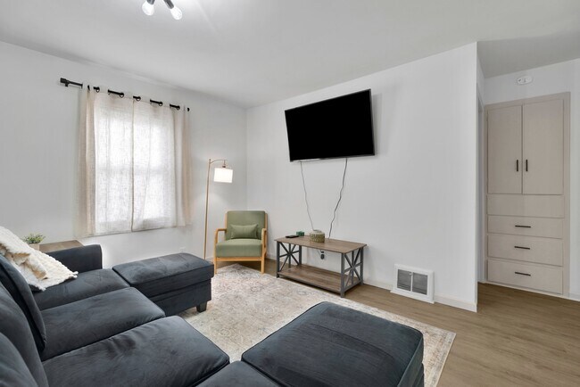 Building Photo - 2312 Willemette Ct