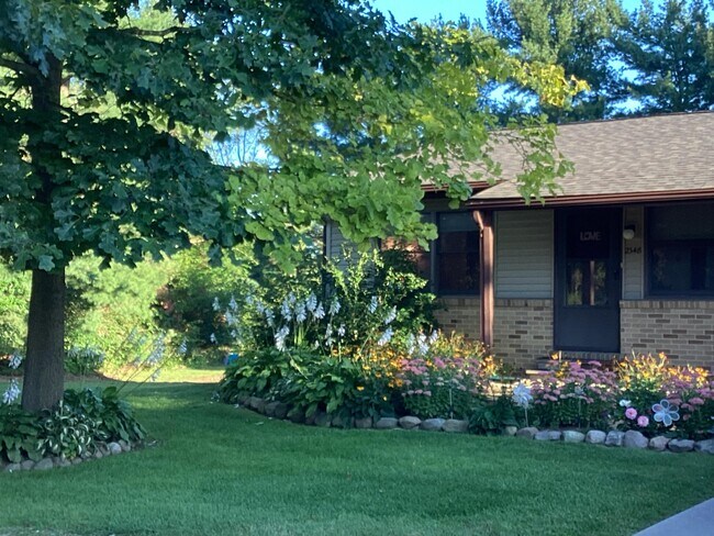 Foto del edificio - 2344 E Textile Rd