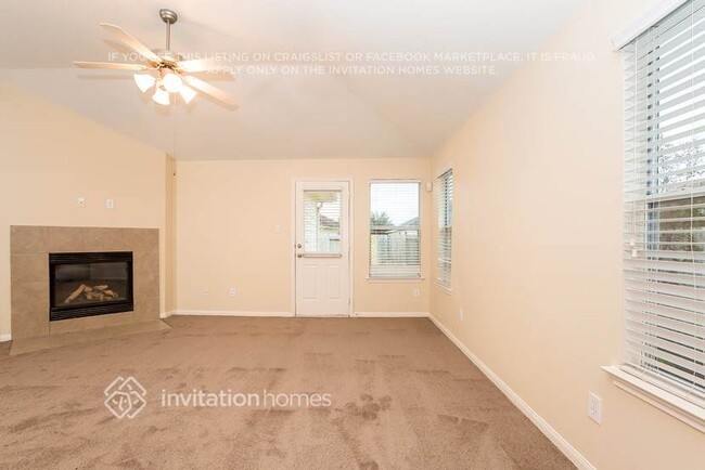 Foto del edificio - 2027 Kashmere Spring Ln