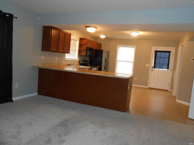 Building Photo - 1250 W Adams Hill Cir