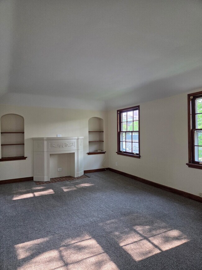 Living Room - 3122 N 49th St