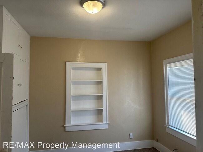 Building Photo - 2 br, 1 bath House - 317 N. Jackson St.