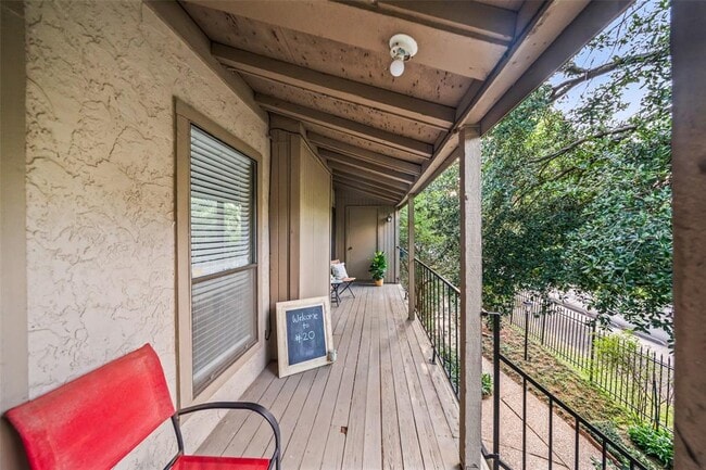 Building Photo - 5711 Sugar Hill Dr