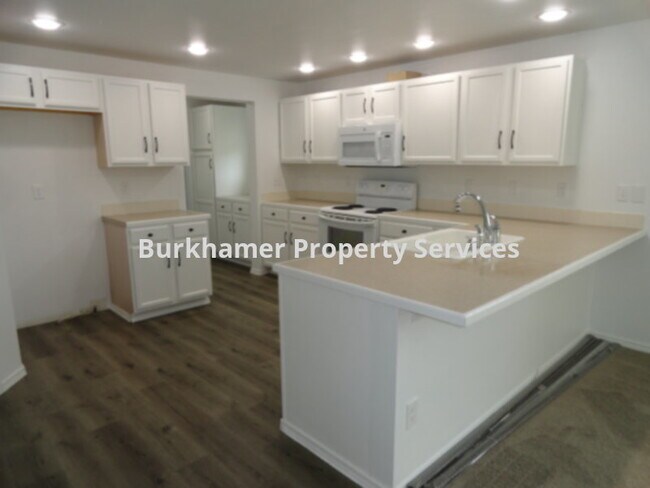 Building Photo - 623 Andrews Ave
