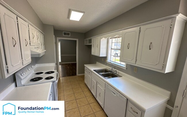 Foto del edificio - 5438 Elmhurst Ave