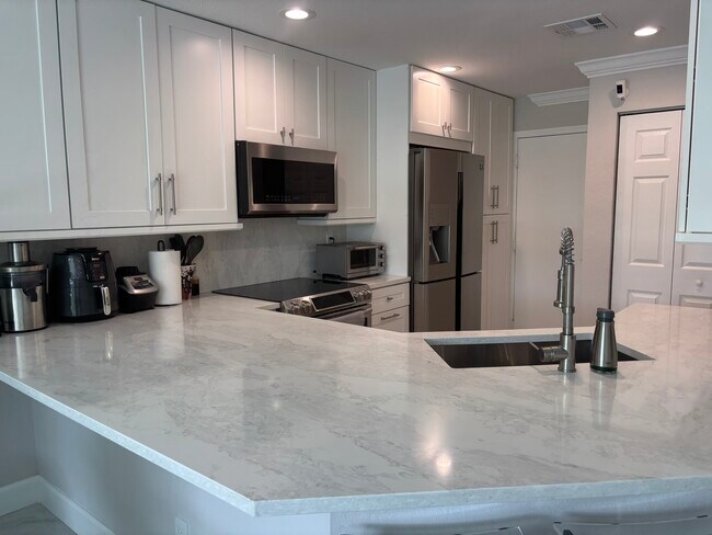 Foto del edificio - 16207 Sierra Palms Dr