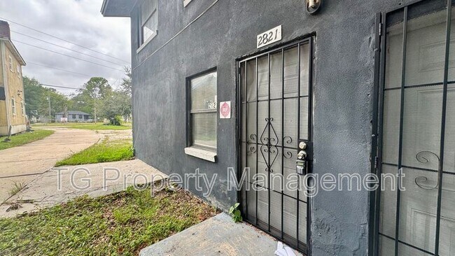 Foto del edificio - 2821 Moncrief Rd