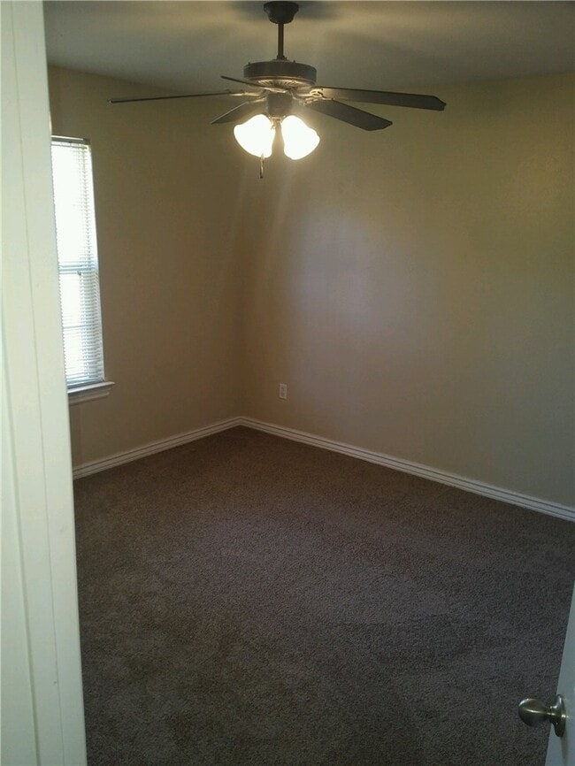Building Photo - 231 Graystone Cir