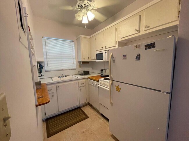Foto del edificio - 1300 N 17th Ave