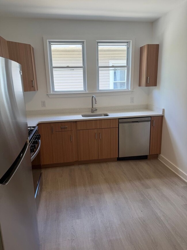 Building Photo - Beautifully Renovated 2-Bedroom, 2-Bathroom Home with Spacious Bonus Attic