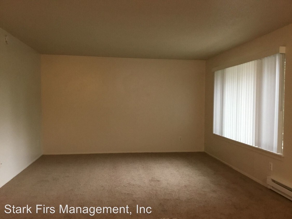 Primary Photo - 15850 NE Glisan St