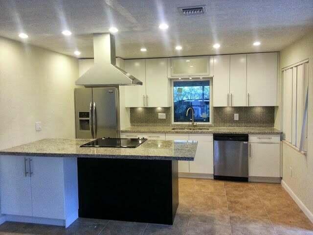 Building Photo - 130 W Ocean Dr