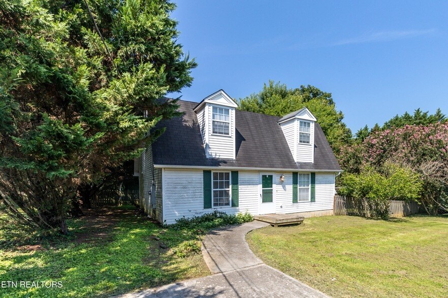 Foto principal - 7005 Buddy J Ln