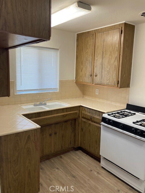 Foto del edificio - 1152 Villa St