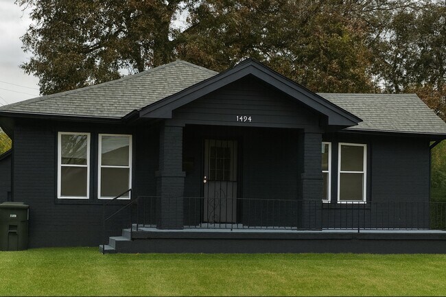 Photo - 1494 S Willett St House