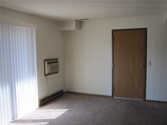 Foto del edificio - 870 E 6th St