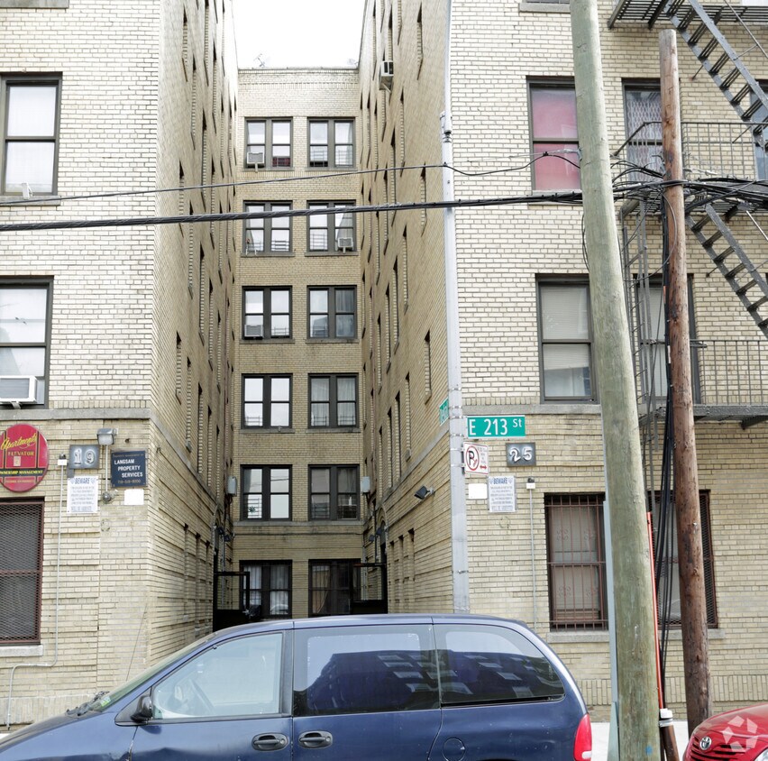 Building Photo - 25 E 213th St