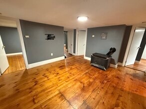 Building Photo - 949 Locust St