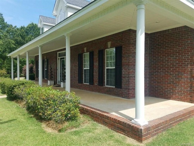 Building Photo - 409 Clear Creek View
