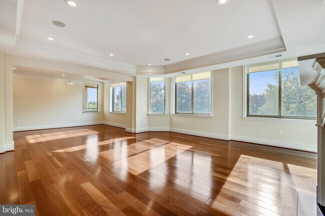 Foto del edificio - 1450 Emerson Ave