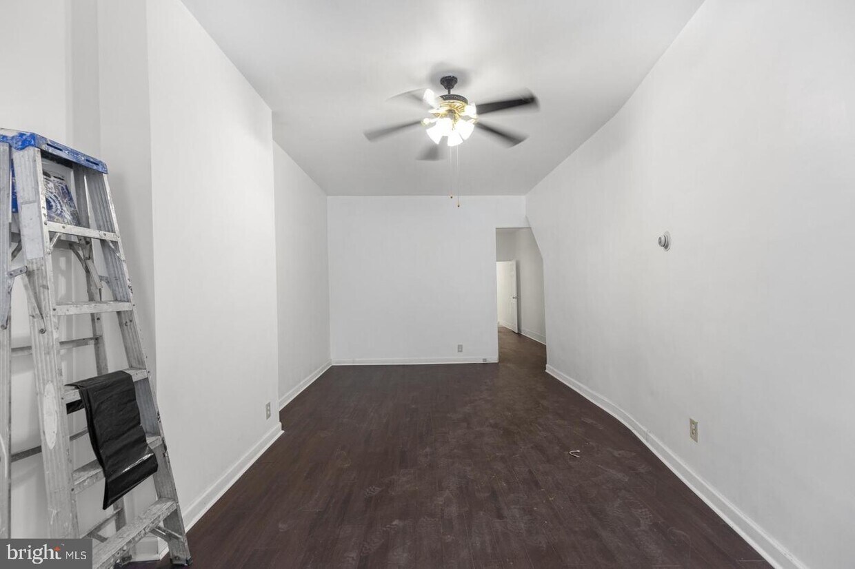 Primary Photo - 3053 Richmond St