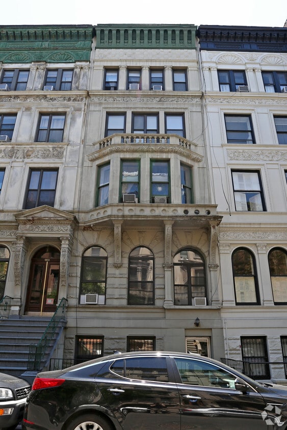 Building Photo - 130 W 75th St