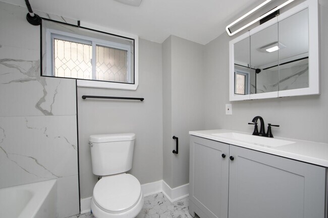 Foto del edificio - 436-438-438 Broadway
