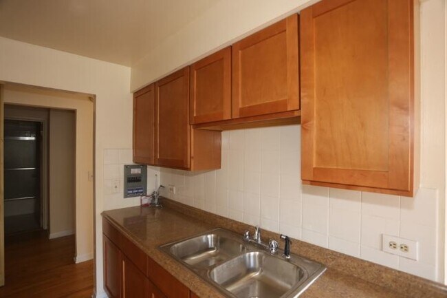 Foto del edificio - 510 W Briar Pl