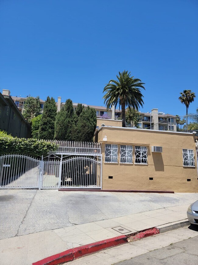 Building Photo - 1945 Wilcox Ave