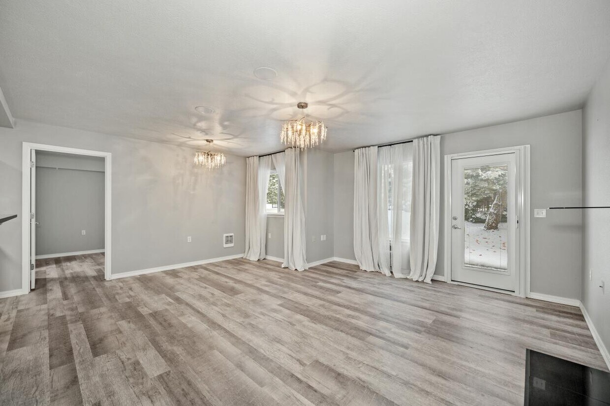 Primary Photo - 22855 E Country Vista Dr