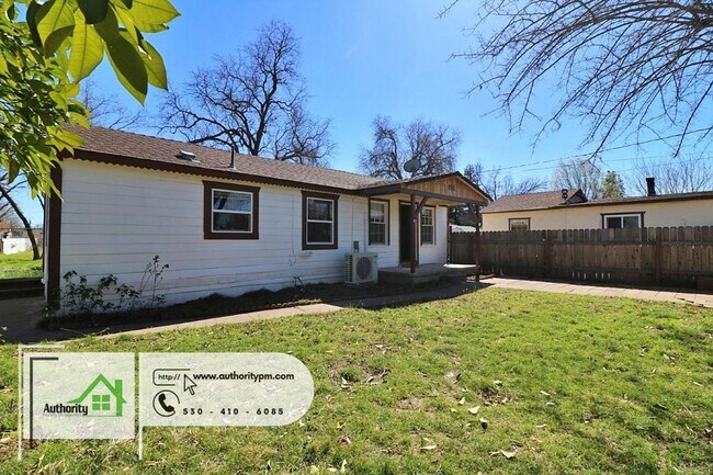Building Photo - 1575 First St-  Fresh Paint with other upd...