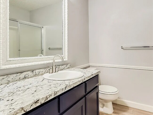 Foto del edificio - 2407 Kingsford Ct