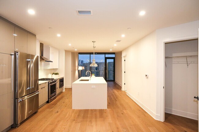 Building Photo - 788 W Marietta St NW